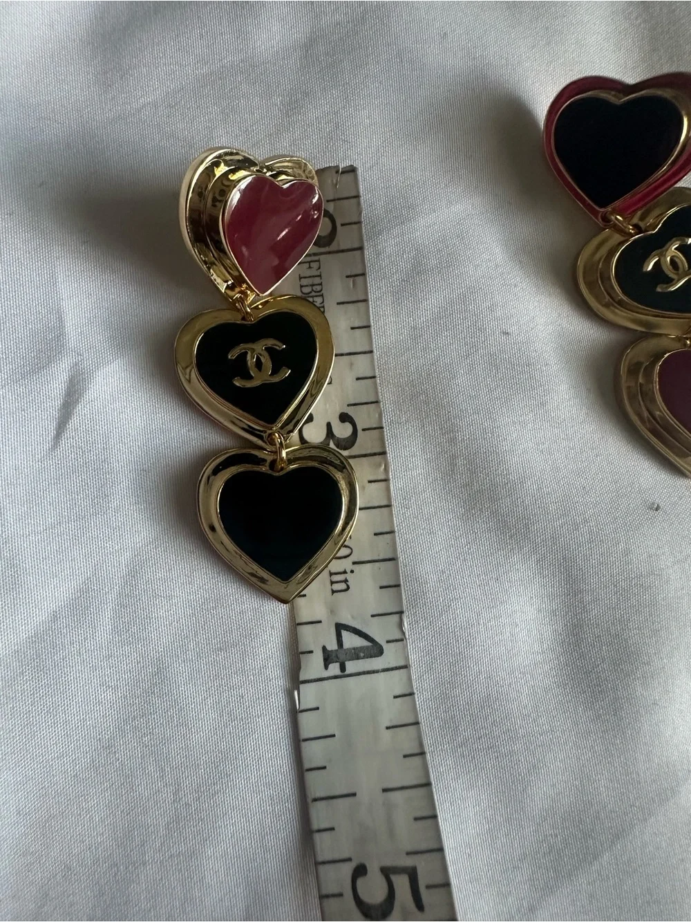 CHANEL Pendant earrings - Metal & resin, golden, black & dark red Earrings